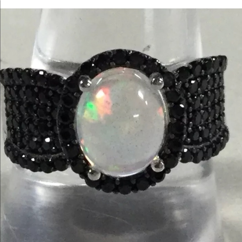 NEW1.50ct Ethiopian Opal w/.94 black Spinel DEAL!
